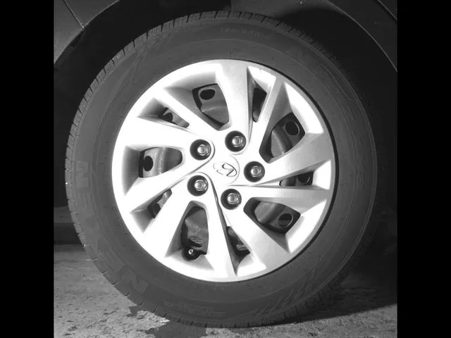 Hyundai Elantra photo 12