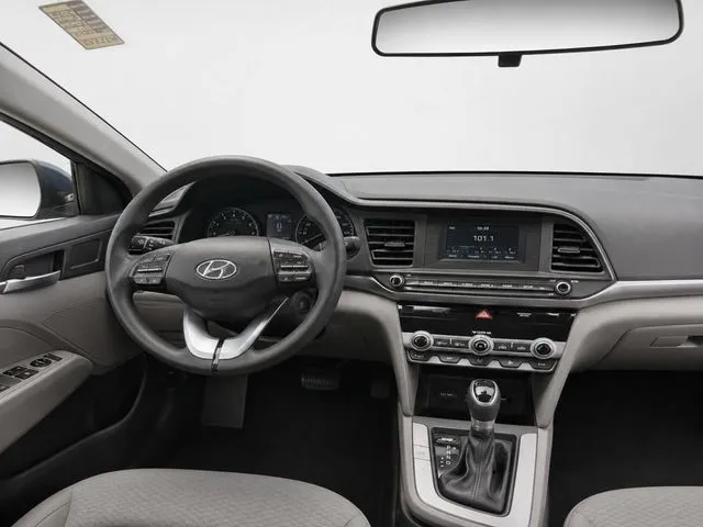 Hyundai Elantra photo 28