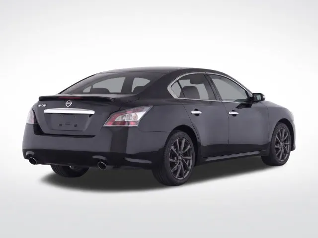 Nissan Maxima photo 3