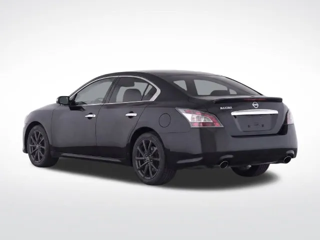 Nissan Maxima photo 4