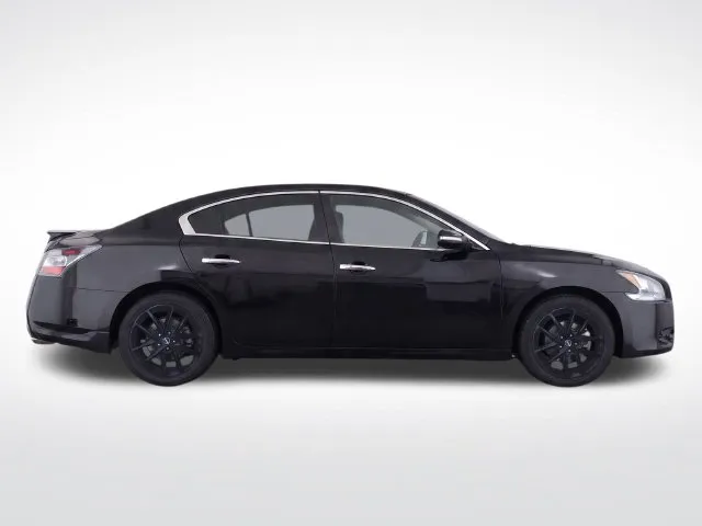 Nissan Maxima photo 8