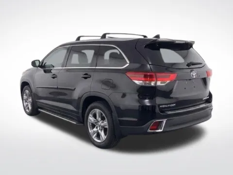 Another view of 2017 Toyota Highlander Limited Platinum for sale in Frederick, MD at Hi Lo Auto Sales