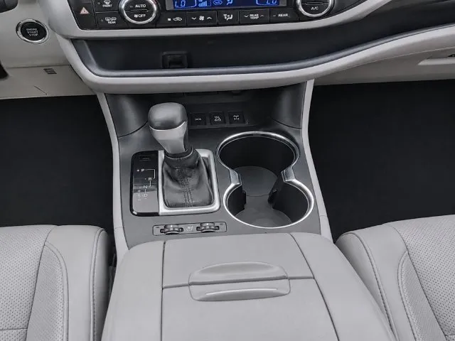 Toyota Highlander photo 22