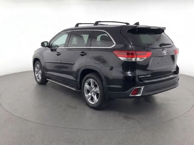 Toyota Highlander photo 4