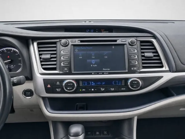 Toyota Highlander photo 15