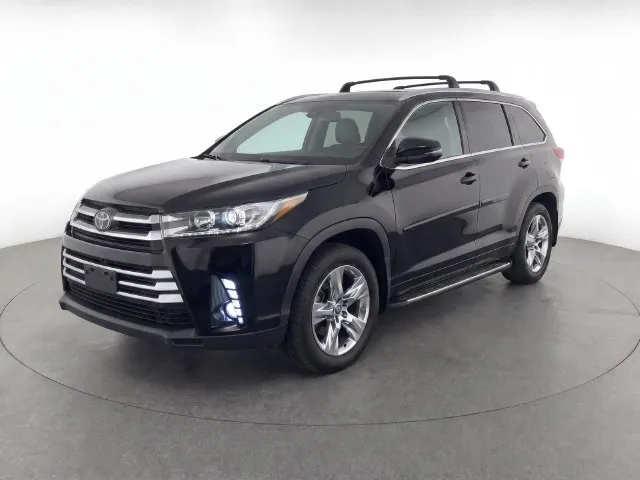 Toyota Highlander photo 2