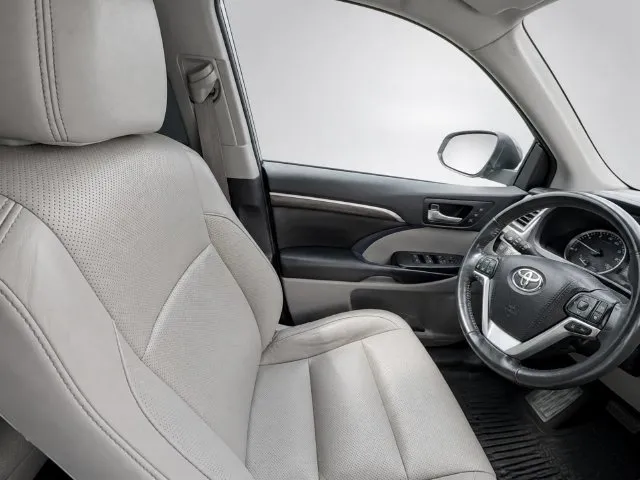 Toyota Highlander photo 10