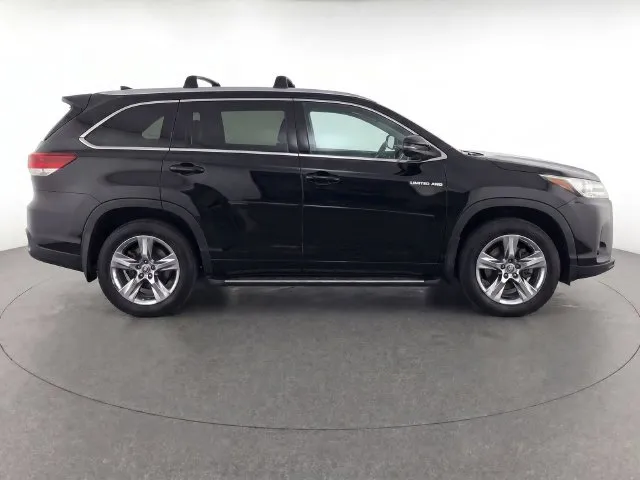Toyota Highlander photo 8