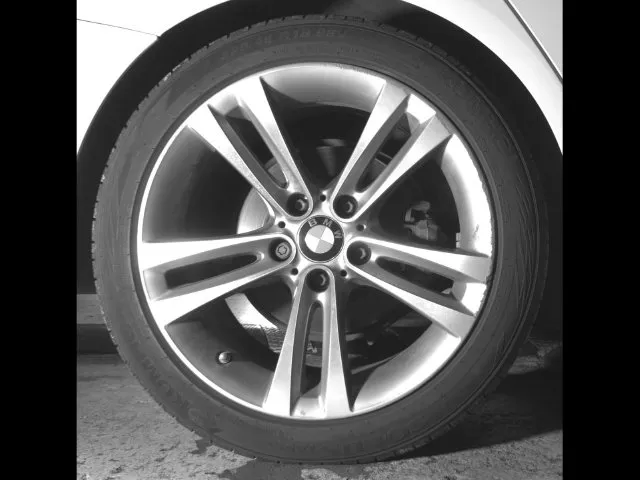 BMW 3 Series photo 12