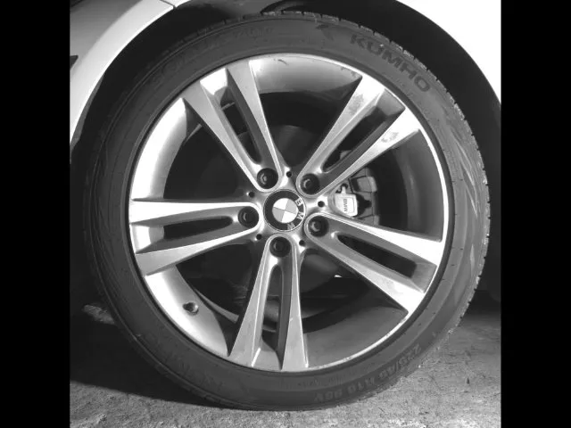 BMW 3 Series photo 10