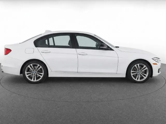 BMW 3 Series photo 8