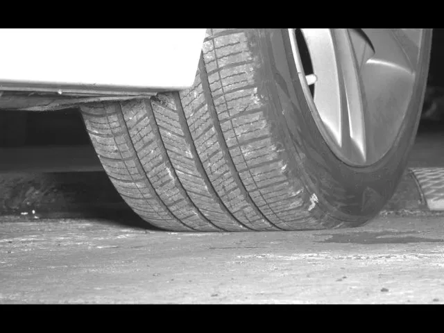 BMW 3 Series photo 13