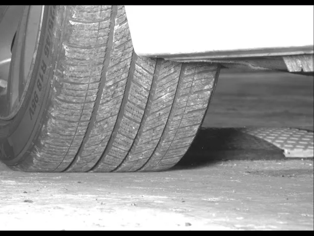 BMW 3 Series photo 14