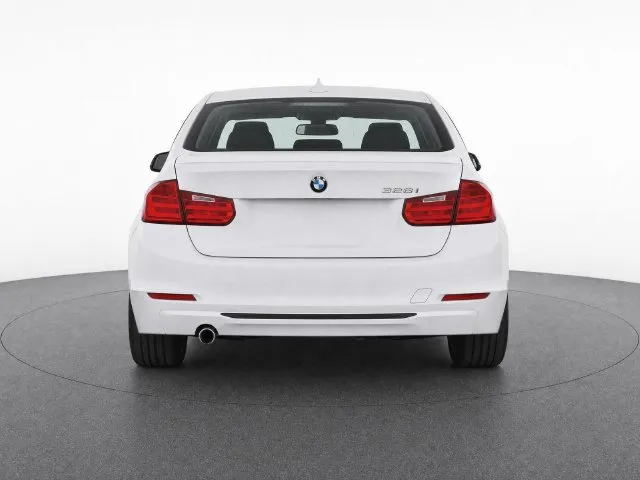 BMW 3 Series photo 6