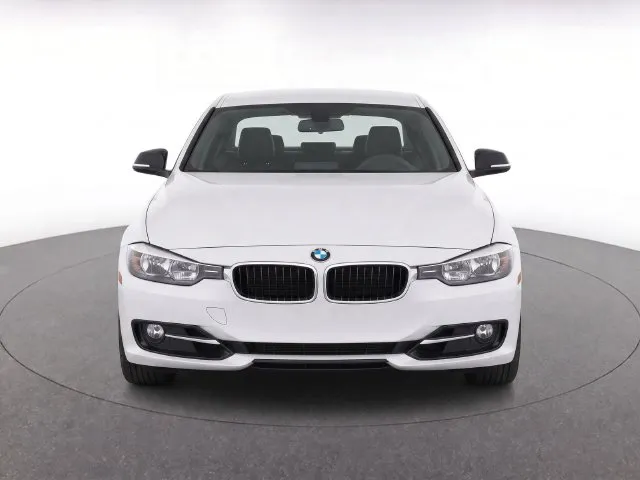 BMW 3 Series photo 5
