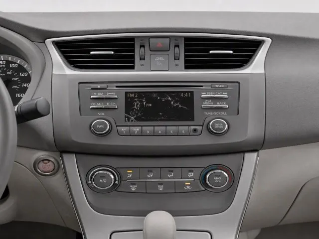Nissan Sentra photo 9