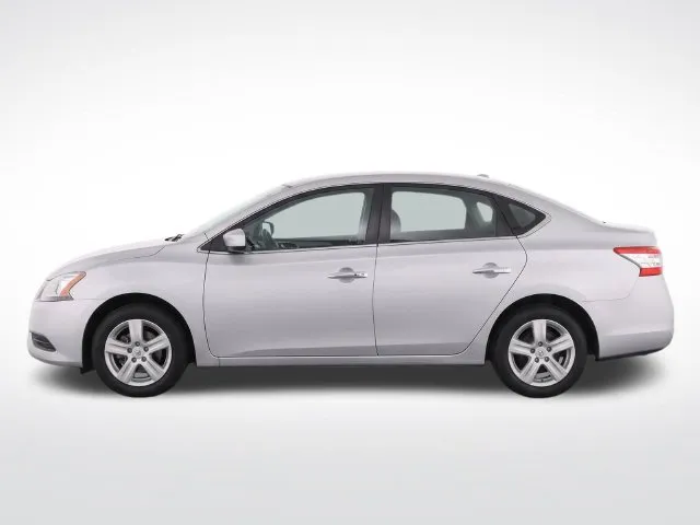 Nissan Sentra photo 7