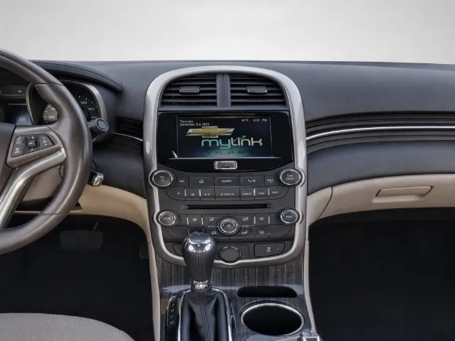 Chevrolet Malibu photo 14