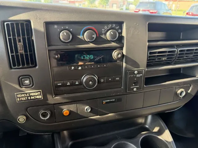 Chevrolet Express photo 11