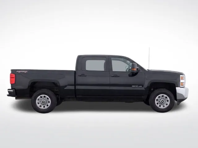 Chevrolet 3500HD photo 8