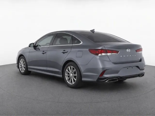 Hyundai Sonata photo 4