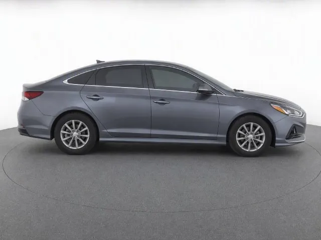 Hyundai Sonata photo 8
