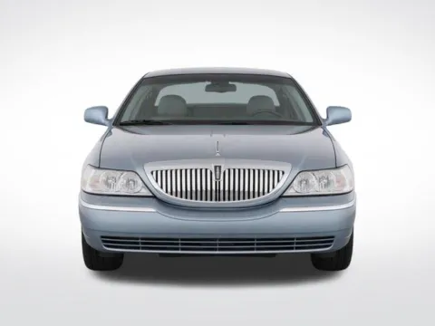 More photos of 2005 Lincoln Town Car Signature at Hi Lo Auto Sales, MD