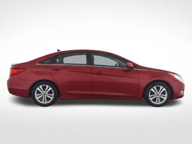 Hyundai Sonata photo 8