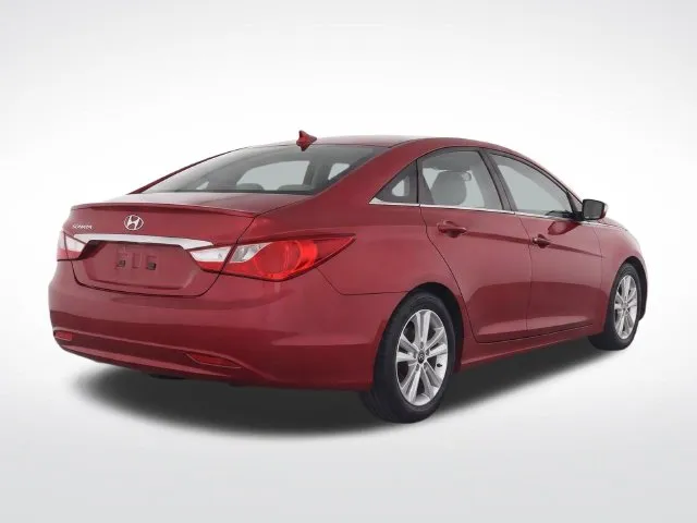 Hyundai Sonata photo 3