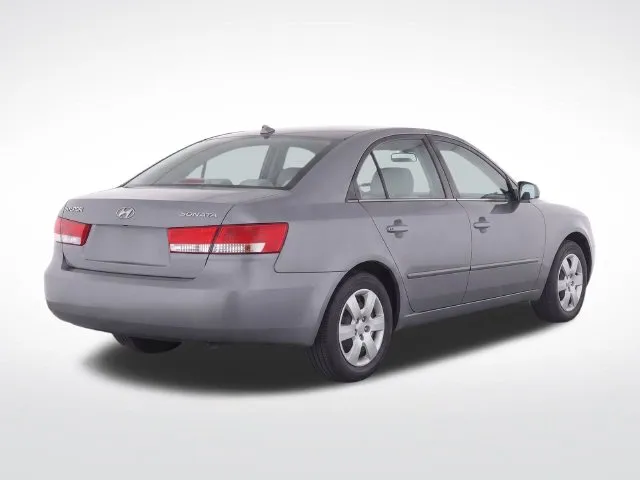 Hyundai Sonata photo 3