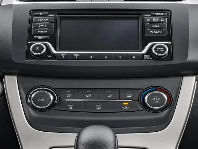 2015 Nissan Sentra SV photo 9