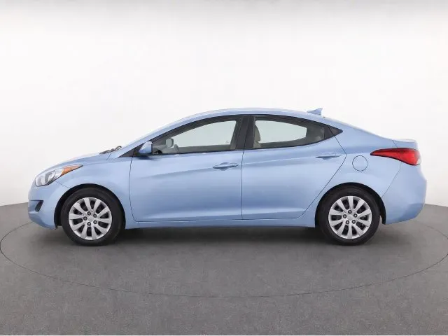 Hyundai Elantra photo 7