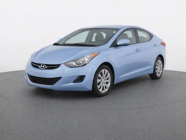 Hyundai Elantra photo 2
