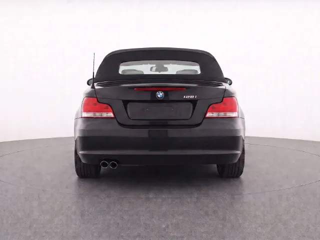 BMW 1 Series photo 6