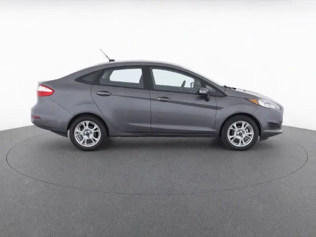 Ford Fiesta photo 8