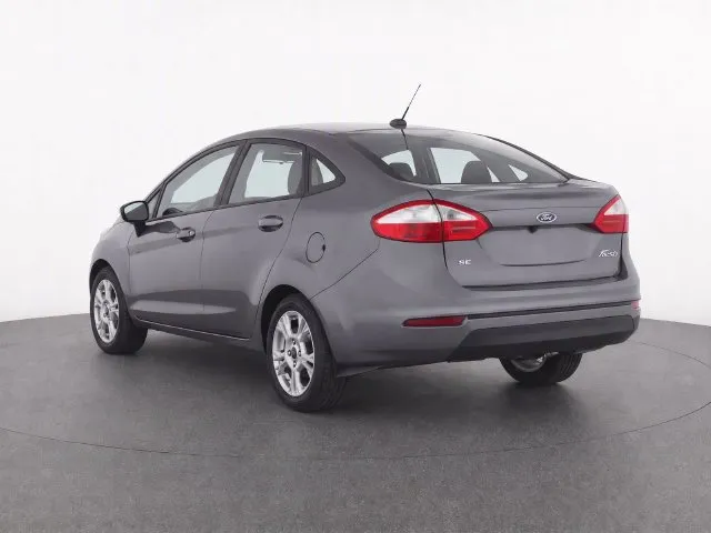 Ford Fiesta photo 4