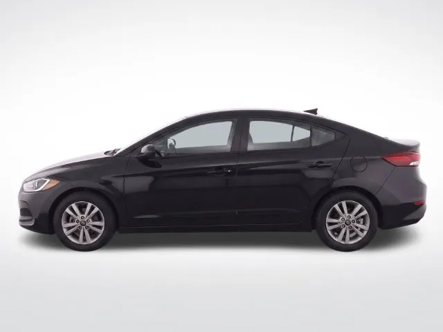 Hyundai Elantra photo 7