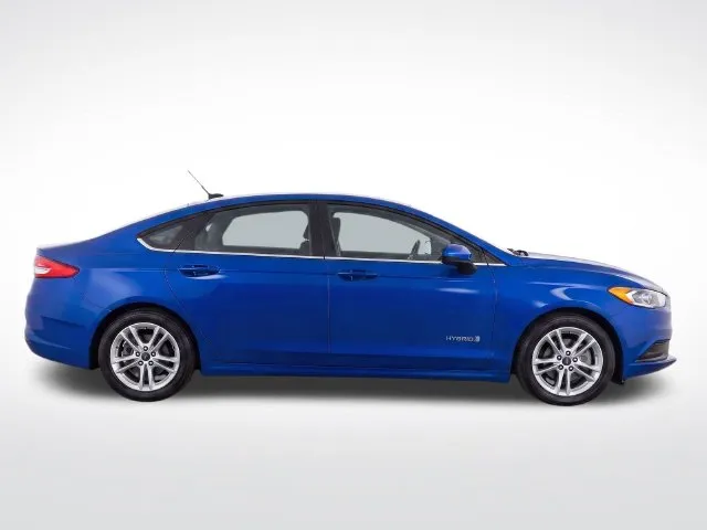 Ford Fusion photo 8