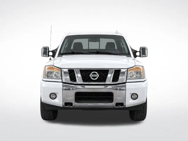 2014 Nissan Titan SL photo 5