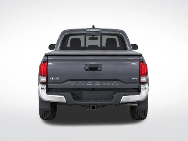 Toyota Tacoma photo 6