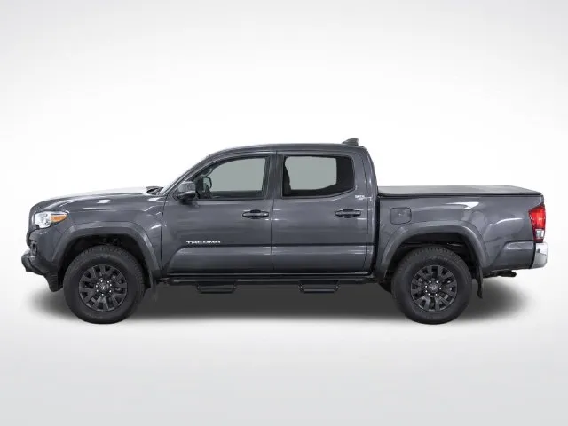 Toyota Tacoma photo 7