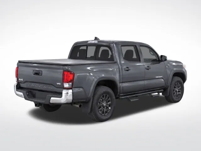 Toyota Tacoma photo 3