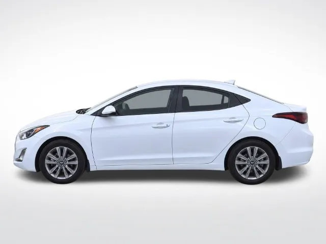 Hyundai Elantra photo 7