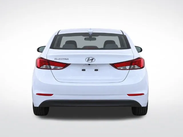 Hyundai Elantra photo 6