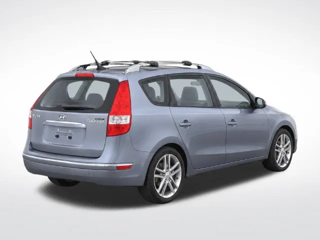 Hyundai Elantra Touring photo 3