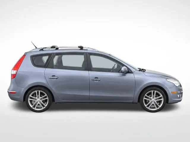 Hyundai Elantra Touring photo 8