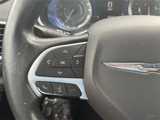 2016 Chrysler 200 Limited photo 7
