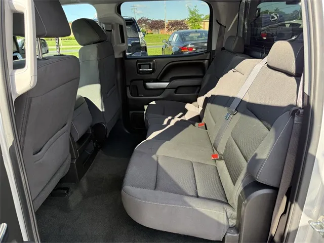 2017 Chevrolet Silverado 1500 LT photo 5