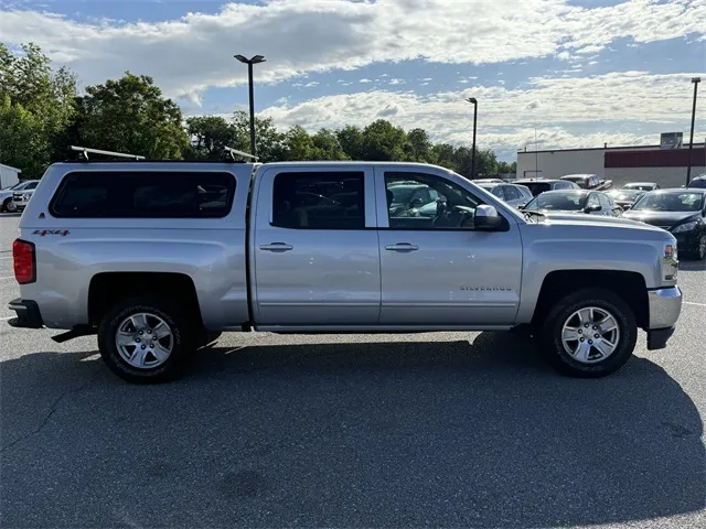 2017 Chevrolet Silverado 1500 LT photo 19