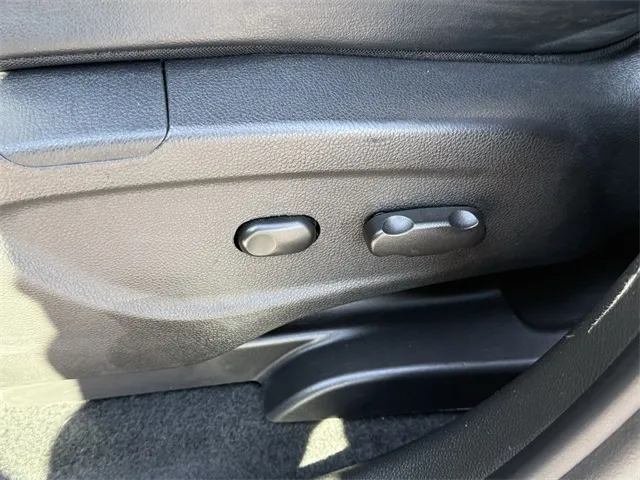 2020 Chevrolet Trax LT photo 24